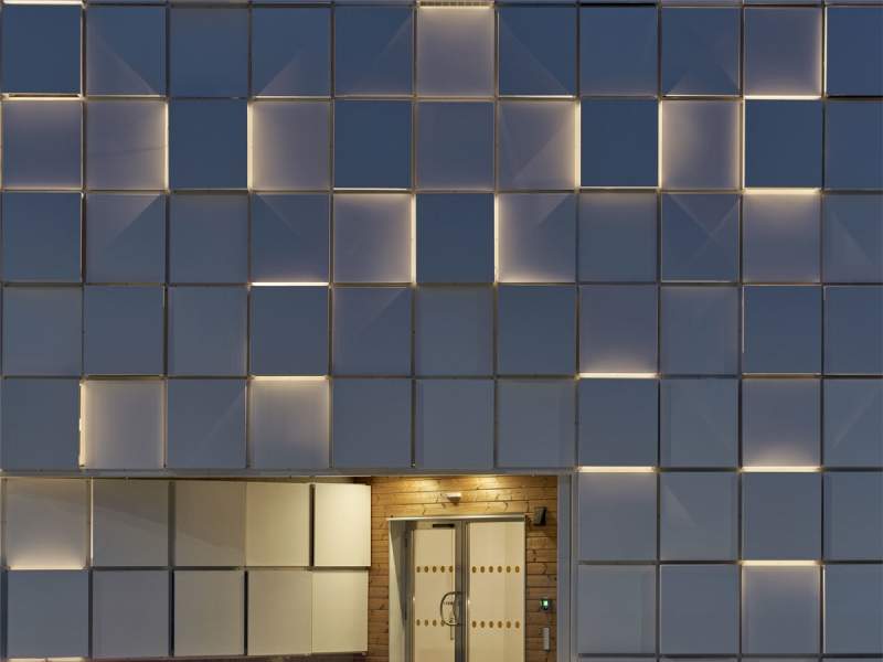 نورپردازی نمای ساختمان با ریسه شلنگی